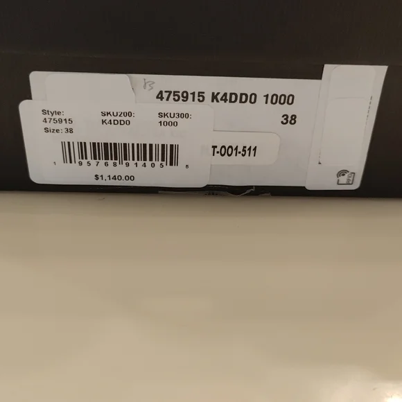 GucciWomen's Black Soko Sandals In Soft Velvet With Applied Metal Bee An… - Picture 7 of 8